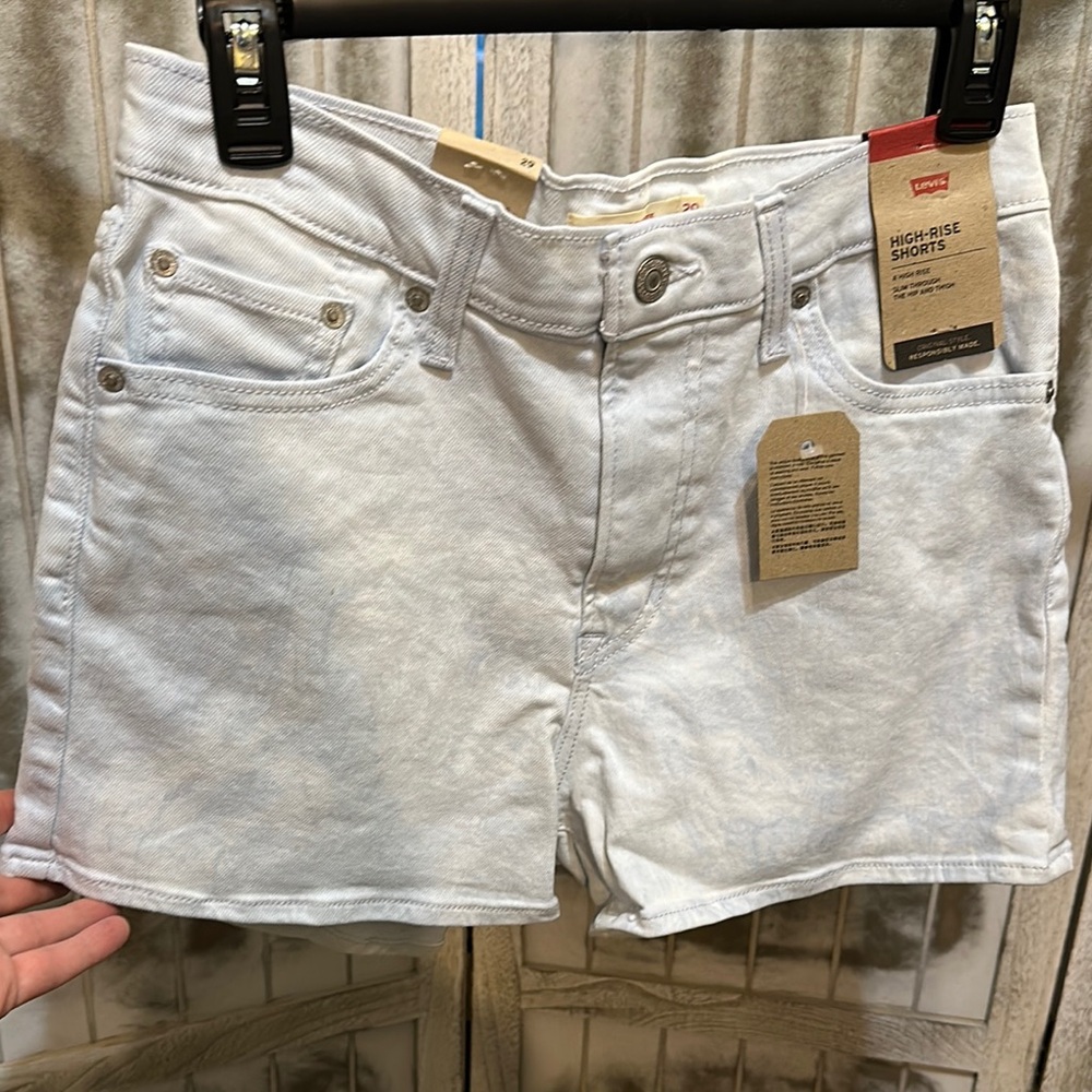 Levi's Women's High-Rise light wash tie dye Shorts, sz 29